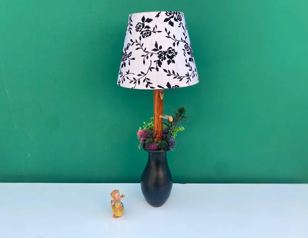 Küçük Kız ve Ördek Ahşap Lambader